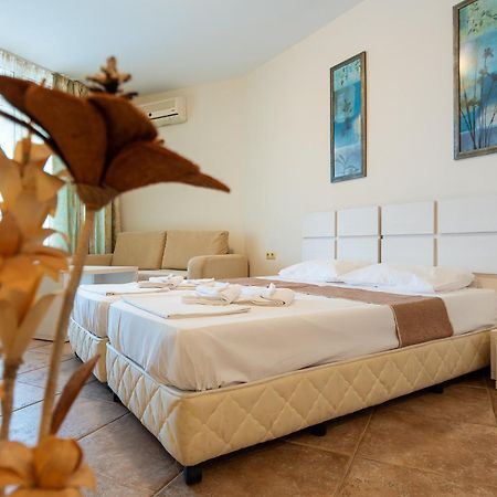 אהלוי Midia Family Resort All-Inclusive מראה חיצוני תמונה